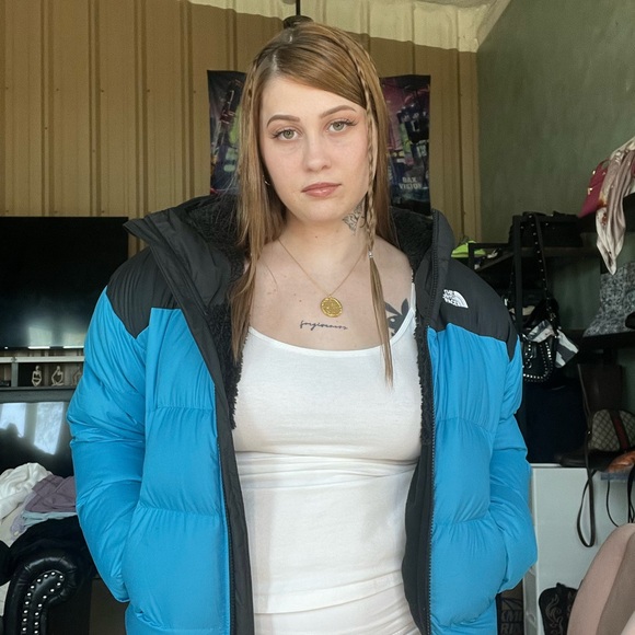 “SOLD” Blue North Face Jacket with fleece lined inside and hood - Picture 7 of 8